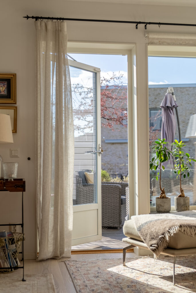 bostadsfoto-balkongdörr